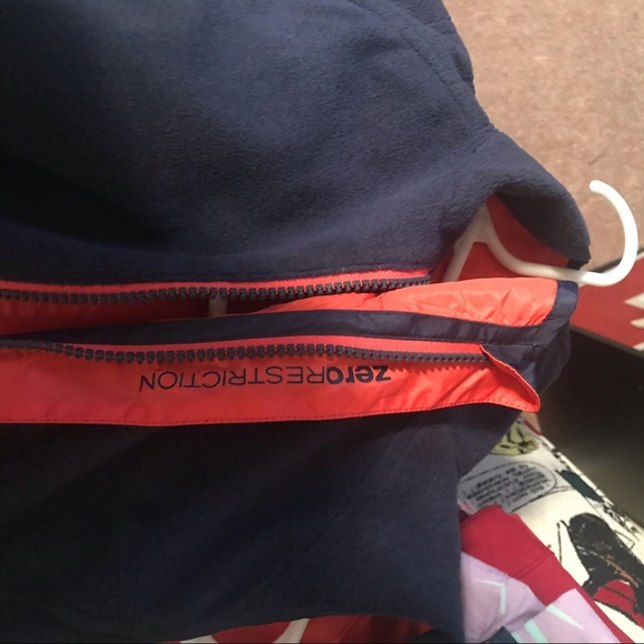 Zero Restriction Reversible All purpose Vest - Picture 6 of 6